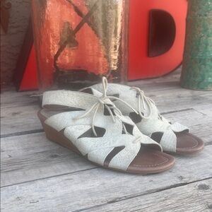 Women's Donald Pliner Lace-Up Cutout Sandals - Cream